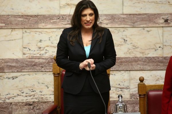 Αντιμέτωπη με υπαλλήλους της Βουλής η Ζωή