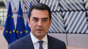 Σκρέκας: Πρέπει να μπει οριζόντιο πλαφόν στις τιμές φυσικού αερίου