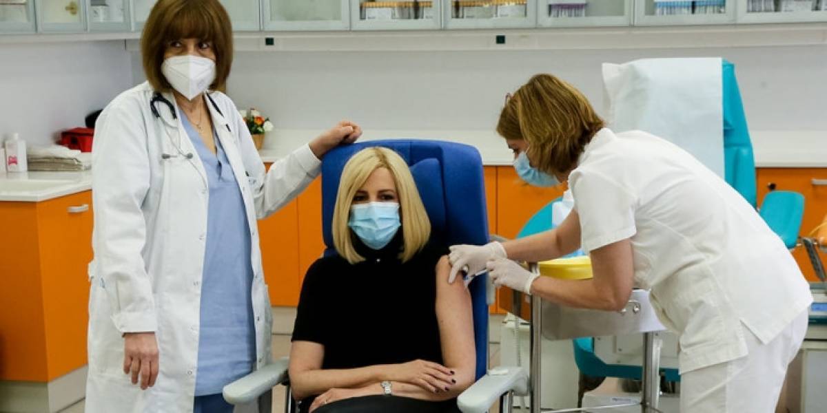 Γεννηματά: Έκανε την δεύτερη δόση του εμβολίου κατά του κορονοΐού