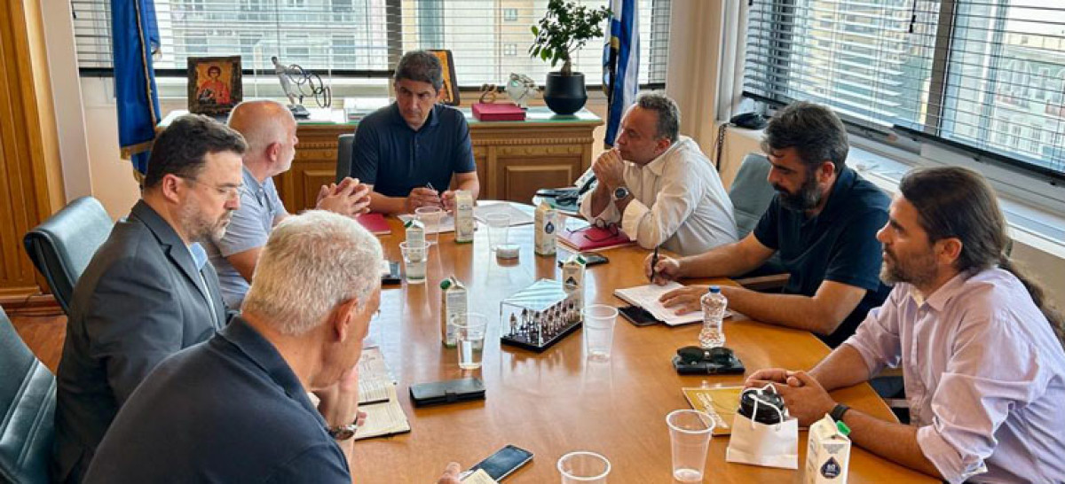 Αυγενάκης: Σκοπός η αναβάθμιση της προστιθέμενης αξίας των μελισσοκομικών προϊόντων