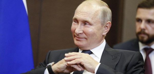 Ο Πούτιν καυχιέται για την υπεροχή των ρωσικών όπλων
