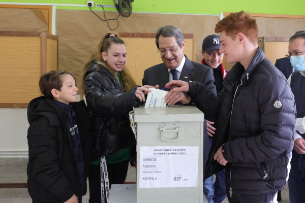 Κυπριακές Εκλογές: Ψήφισε ο Αναστασιάδης-Το μήνυμα για την απόσυρσή του