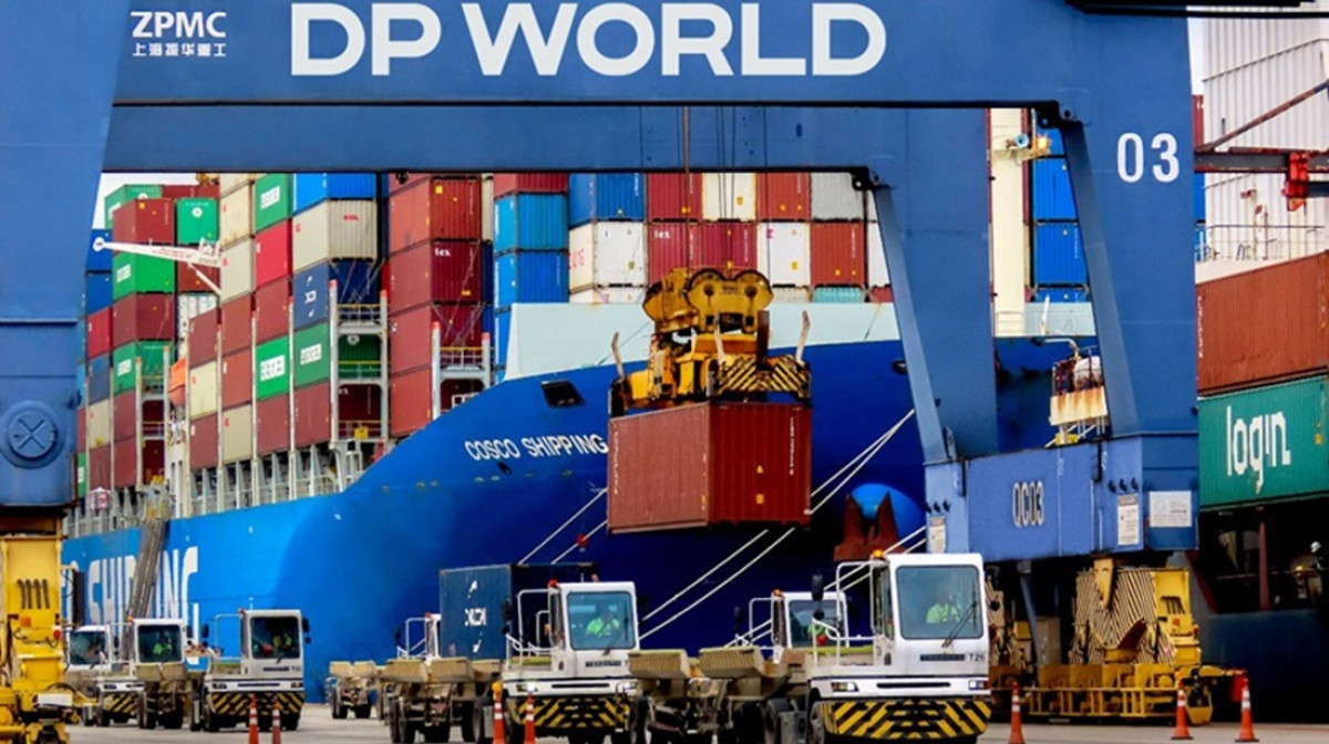 DP World: Σχέδιο-μαμούθ για νέο λιμάνι στα ΗΑΕ ώστε να παρακάμπτονται τα Στενά του Ορμούζ