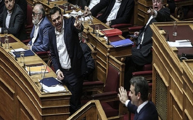 «Κονταρομαχία» για την Παιδεία, με... άρωμα διαπλοκής