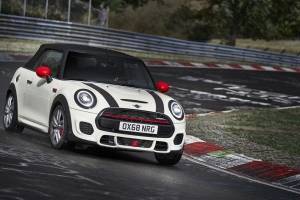Οδηγήστε τα "καυτά" MINI John Cooper Works αυτό το Σαββατοκύριακο στα Μέγαρα!