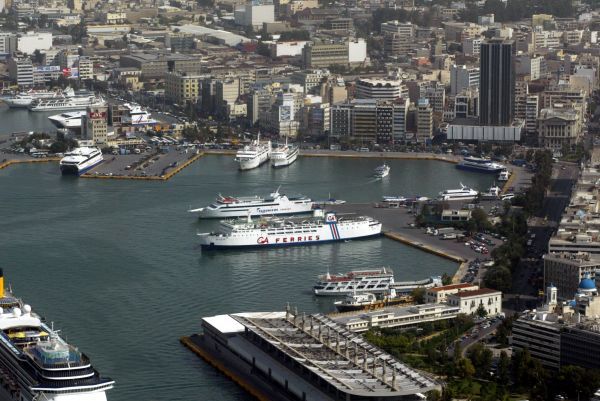 Οσμή σκανδάλου στο διαγωνισμό αποβλήτων στο αγκυροβόλιο Πειραιά