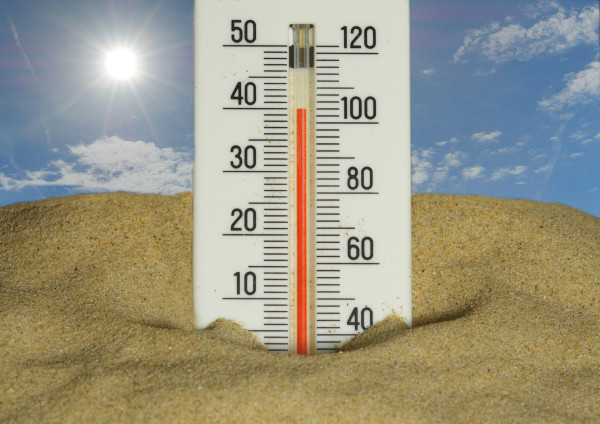 Καύσωνας διαρκείας: Έως 40°C μέχρι την Πέμπτη – Νέα άνοδος από την Κυριακή