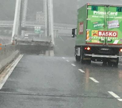 Γένοβα: Φορτηγό σταμάτησε στο χείλος της κατεστραμμένης γέφυρας (photo)