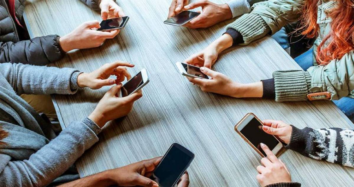 mobilefees.gov.gr: Πάνω από μισό εκατομμύριο νέοι απαλλάχθηκαν απ'τα τέλη κινητής