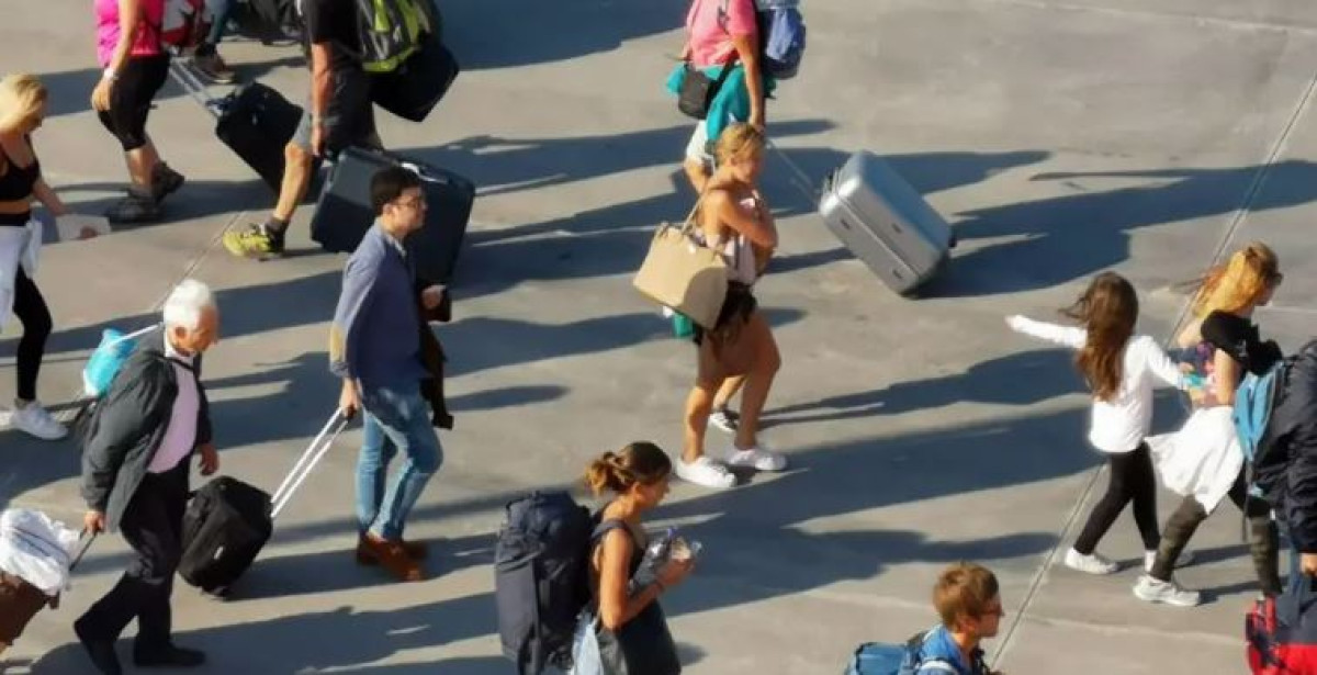 ΙΝΣΕΤΕ: Οι χώρες που «τόνωσαν» τα τουριστικά έσοδα της Ελλάδας