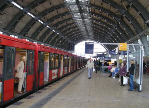 Πυροβολισμοί σε σταθμό κοντά στο Μόναχο-Ένας τραυματίας
