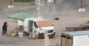 Σαφάρι με drones στη Χερσώνα: Άμαχος πωλητής στο στόχαστρο ρωσικού UAV