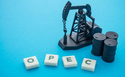 Μειώνει την παραγωγή πετρελαίου ο OPEC+: Στα ύψη οι τιμές