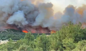 Μαίνεται η φωτιά στην Αλεξανδρούπολη-Ήχησαν νέα 112-Έκλεισε ξανά η Εγνατία