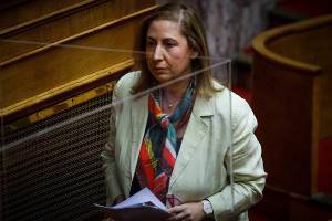 Ξενογιαννακοπούλου για άδειες ΕΦΚΑ: Ακραίος λαϊκισμός του κ. Χατζηδάκη