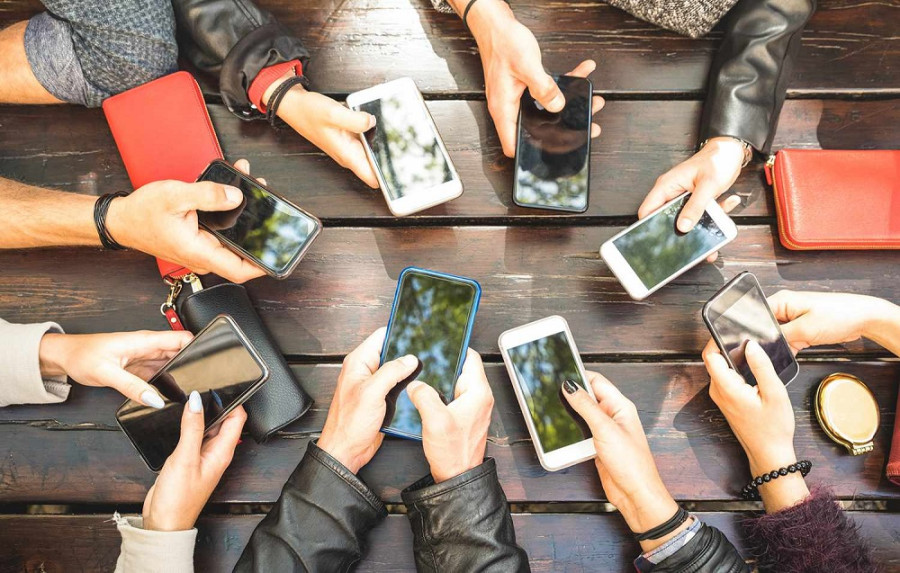 Smart4all: Η εταιρεία που διακινεί το 15% κινητών στην Ελλάδα