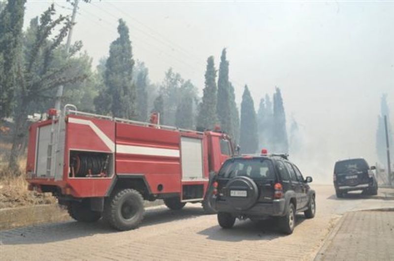 Σε εξέλιξη πυρκαγιά στους πρόποδες της Πάρνηθας