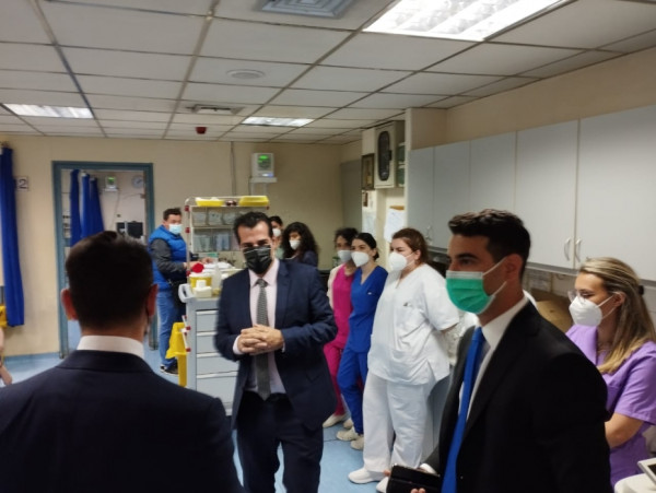 Πλεύρης: Επισκέφθηκε το νοσοκομείο «Ευαγγελισμός»
