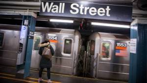 Έσπασε (ξανά) το «φράγμα» των 30.000 μονάδων ο Dow Jones