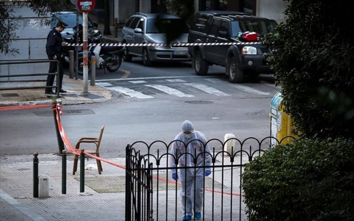 Έκρηξη με δύο τραυματίες στο Κολωνάκι