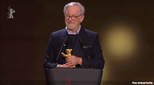“Δεν τελείωσα ακόμα”: Ο Steven Spielberg βραβεύτηκε με τιμητική Χρυσή Άρκτο στην Berlinale
