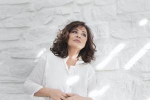 Η Χάρις Αλεξίου επιστρέφει στη σκηνή