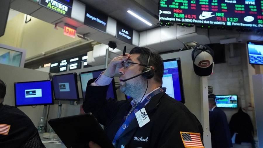 Το λιανεμπόριο δίνει «αέρα» ανανέωσης στη Wall Street