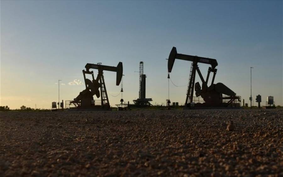 Η μεγαλύτερη μηνιαία πτώση των τελευταίων δύο ετών στο πετρέλαιο