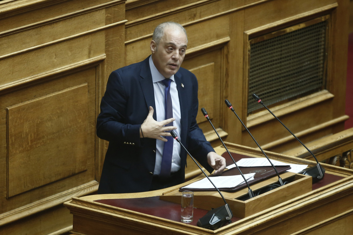 Άρση ασυλίας Βελόπουλου από τη Βουλή: Οριακή απόφαση με 97 υπέρ και έντονη πολιτική αντιπαράθεση