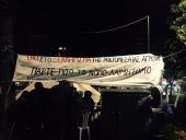 Παραμένουν οι αγρότες στην πλατεία Συντάγματος