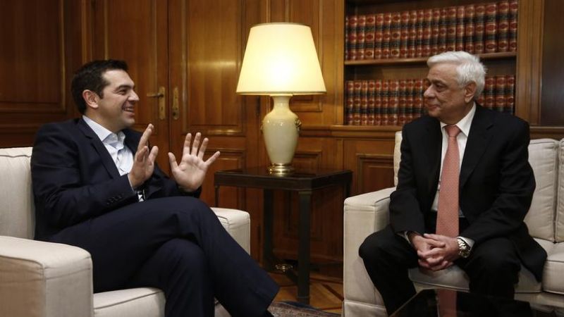 Επέστρεψε ο πρωθυπουργός - Συναντήθηκε με τον Π. Παυλόπουλο