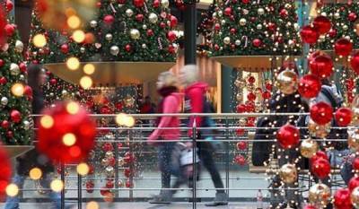 Παραμονή Πρωτοχρονιάς: Μέχρι τι ώρα θα είναι ανοιχτά τα καταστήματα