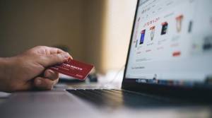 ΣΕΠΕ: Το 24% των πολιτών κάνει χρήση internet banking ημερησίως