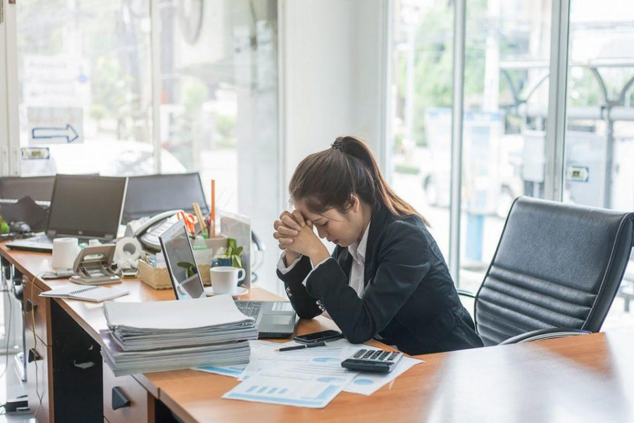 Έρευνα Deloitte: Ανησυχητικά τα επίπεδα της εργασιακής εξουθένωσης των γυναικών