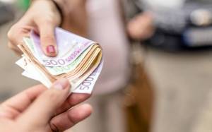 Μποναμάς με το νέο έτος για τους ενστόλους-Πότε καταβάλλονται αναδρομικά;