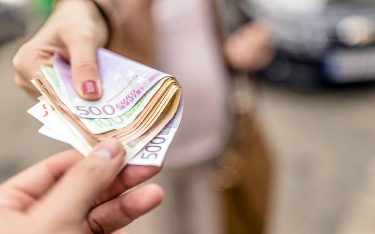 Μποναμάς με το νέο έτος για τους ενστόλους-Πότε καταβάλλονται αναδρομικά;