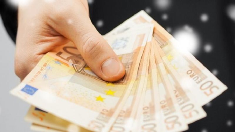 Εργαζόμενοι απολύθηκαν επειδή δεν επέστρεψαν το δώρο Χριστουγέννων