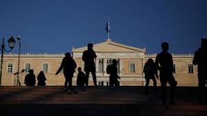 Ο σύντομος Αύγουστος και ο θολός Σεπτέμβρης φρενάρουν το ΑΕΠ