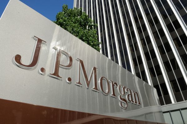 &quot;Παγωμένη σύγκρουση&quot;, μεταξύ Ελλάδας και δανειστών προβλέπει η JP Morgan