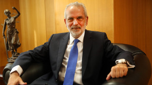 Τυπική η σύσκεψη αρχηγών-Ο Ιωάννης Σαρμάς αναλαμβάνει υπηρεσιακός πρωθυπουργός