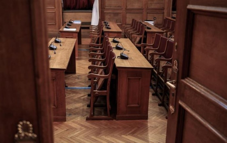 Στημένες ερωτήσεις στην εξεταστική - Ε, και;