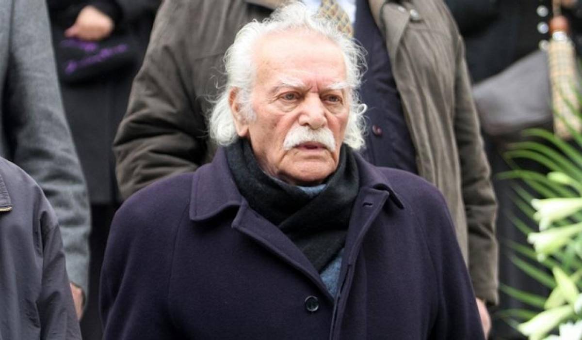 Τελευταίο αντίο στον Μανώλη Γλέζο- Μεσίστια η σημαία στην Ακρόπολη