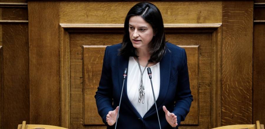 Μεγάλες αλλαγές στο Λύκειο το 2021 προαναγγέλλει η Κεραμέως