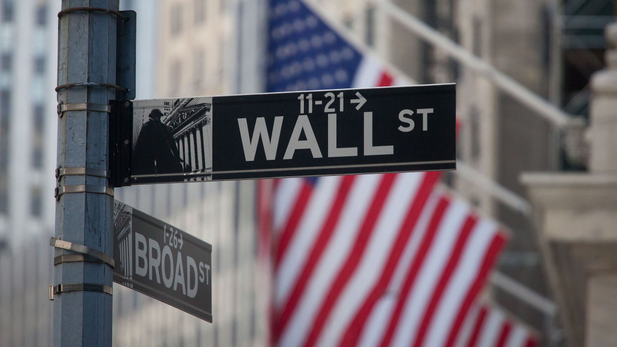 Wall Street: «Πρεμιέρα» Μαΐου με κέρδη χάρη στις Big Tech
