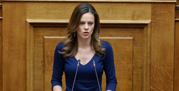 Αχτσιόγλου: Προσβλητική για τους νέους η στάση Μητσοτάκη στη ΔΕΘ