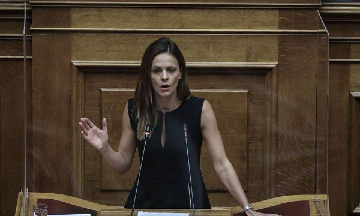 Αχτσιόγλου: Φθηνή και απολύτως ευέλικτη εργασία το σχέδιο της ΝΔ