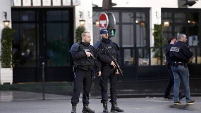 Παρίσι: Επίθεση με μαχαίρι σε αστυνομικούς - Νεκρός ο δράστης