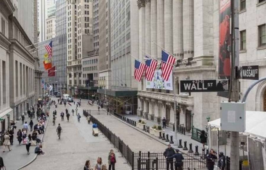 Σε «ελεύθερη πτώση» η Wall Street