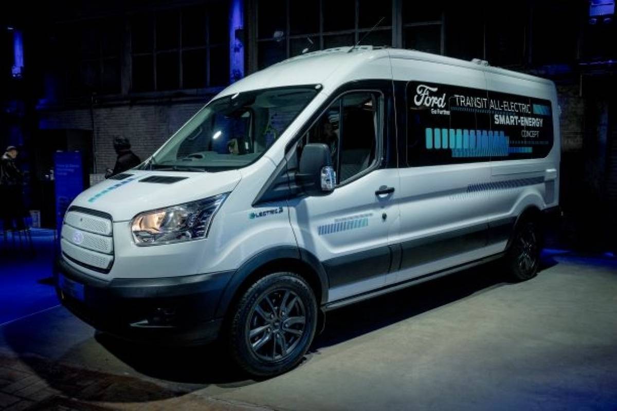 Μπαράζ ηλεκτρικών van από τη Ford, από το 2021 στην πρίζα