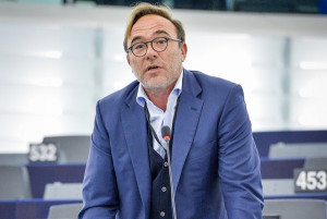 Κόκκαλης για Μητσοτάκη: Κυβερνάει ένας αρνητής της λογικής